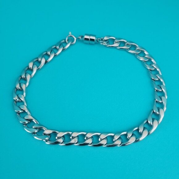 NWT Miami Cuban Link Bracelet Stainless Steel Magnetic Clasp Mens Womens Medium - Picture 1 of 8